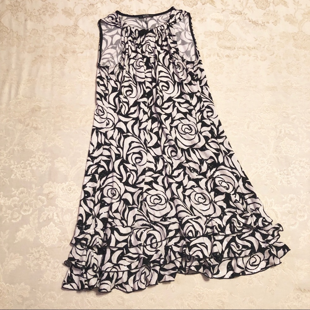 MSK | Black And White Sequence Dress Ruffled Botto